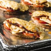 Open-Faced Chicken, Bacon and Cheddar Melts